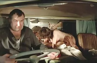XXX Pagare per succhiare il cazzo allo stesso tempo in un posto tardone pelose